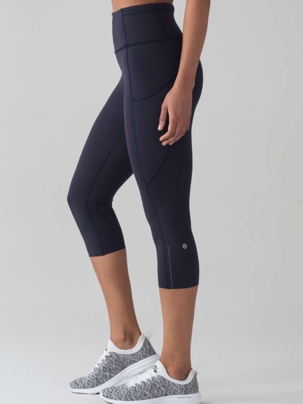 Lululemon Fast & Free Crop II Nulux – 19” – Midnight Navy – Size 4 – Gently Used
